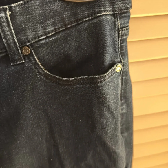 Talbots Dark Denim Size 8 Straight Skinny Leg EUC - Picture 4 of 6